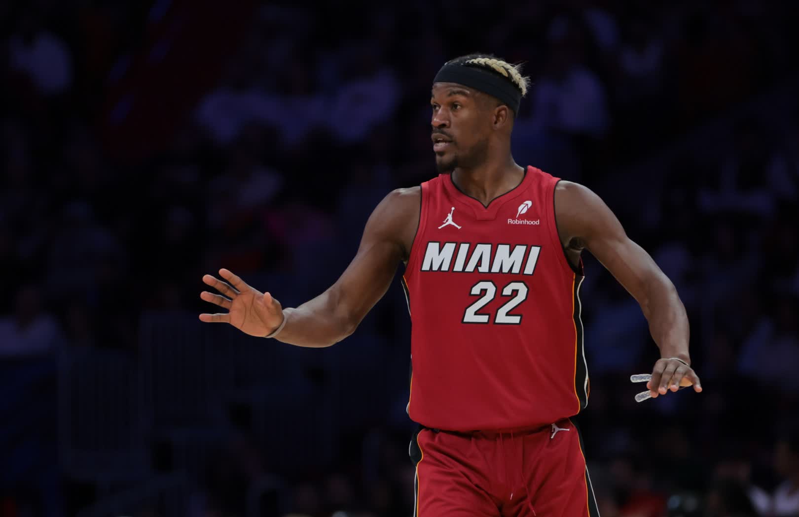 巴特勒狂砍唐斯分，热火迎来新赛季高光！